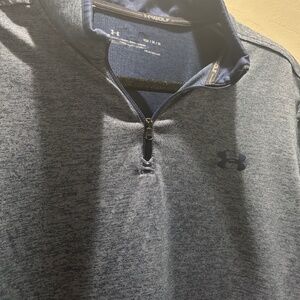 📸 Stunning Under Armour Golf Jacket - Size M! 📸